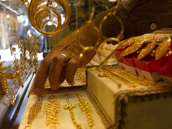 
														کلاهبرداری ۲ میلیاردی یک زن و ۳ مرد با فروش طلای تقلبی در تهران
						